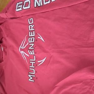 Muhlenberg College Basketball tee